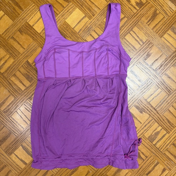 Lululemon Run: Chase Me Tank – Ultra Violet, Size 4, adjustable bottom strap - Picture 7 of 10